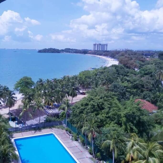 Nat's Seri Bulan Beach, Pool @teluk Kemang Pangsapuri *