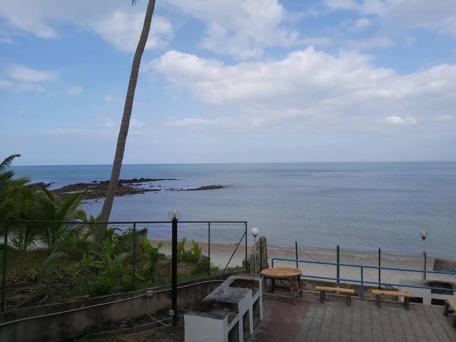 Nat's Seri Bulan Beach, Pool @teluk Kemang *